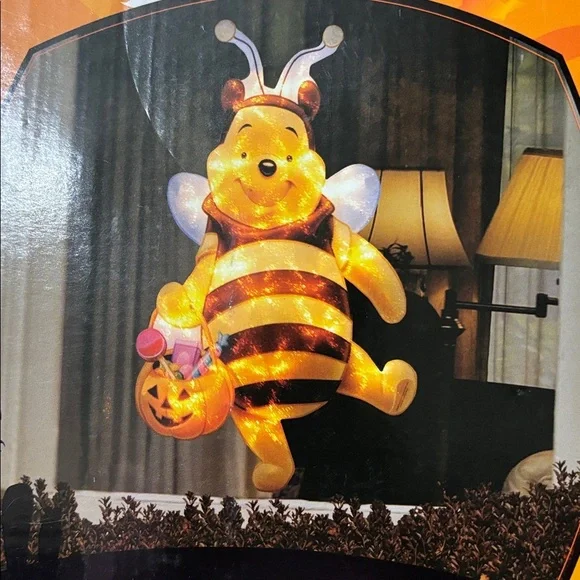 PRE OWNED VINTAGE Disney Winnie the Pooh Lighted Sculpture BEE Costume KMART - Picture 3 of 16